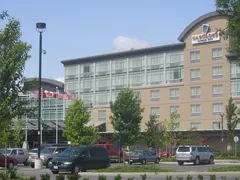 L'édifice de l'hôtel et casino Cascades à Langley City