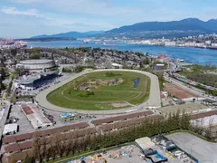 Le Hastings Racecourse et sa tribune, vus des airs